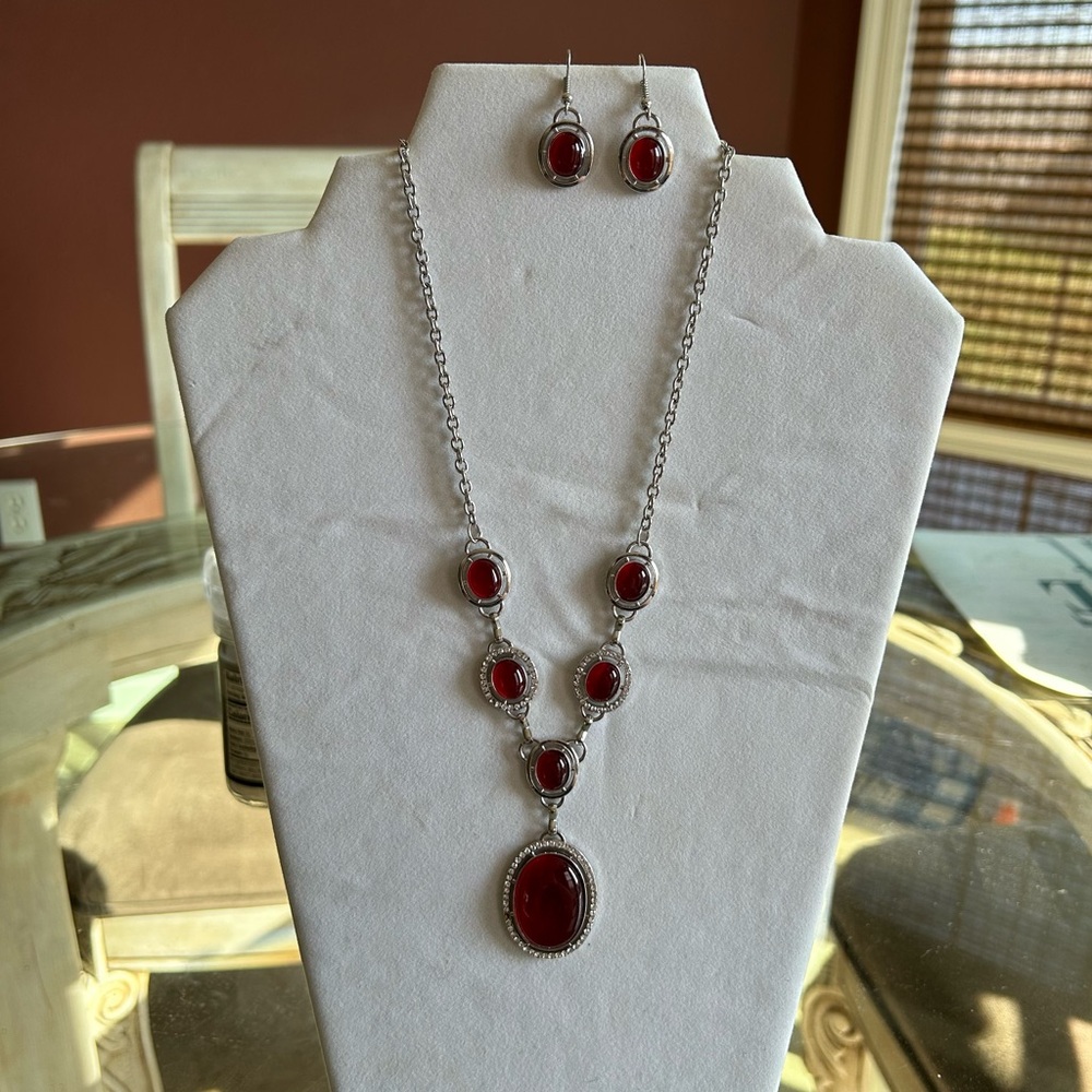 💎GUC Red Paparazzi Necklace and Earrings